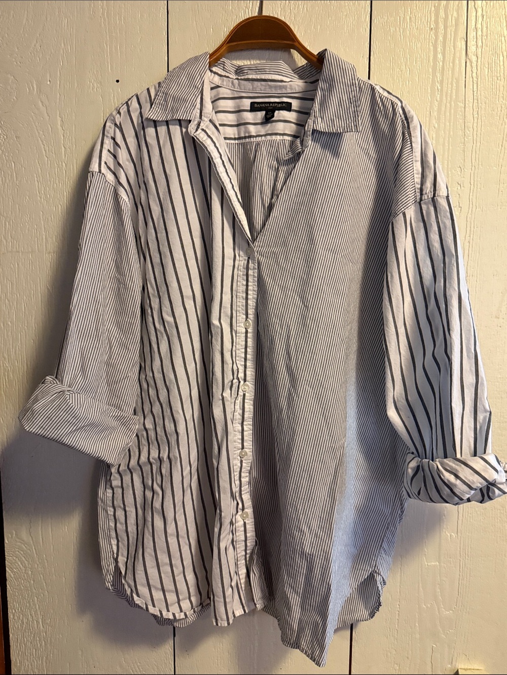 Banana Republic women’s loose button down striped shirt
